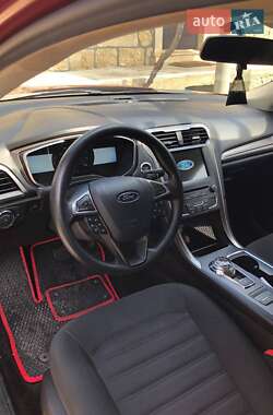 Седан Ford Fusion 2017 в 