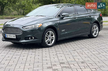 Седан Ford Fusion 2014 в 