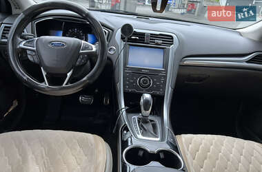 Седан Ford Fusion 2014 в 