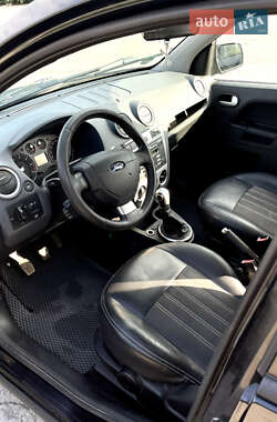 Хэтчбек Ford Fusion 2009 в 