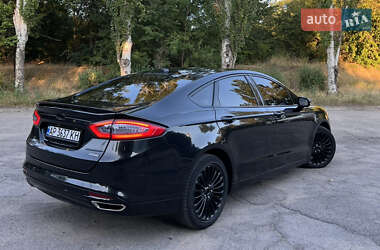 Седан Ford Fusion 2013 в 
