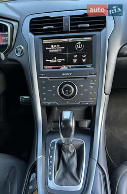 Седан Ford Fusion 2013 в 