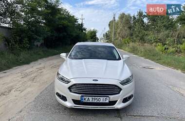Седан Ford Fusion 2015 в 