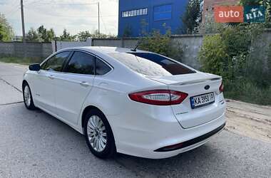 Седан Ford Fusion 2015 в 