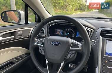 Седан Ford Fusion 2015 в 