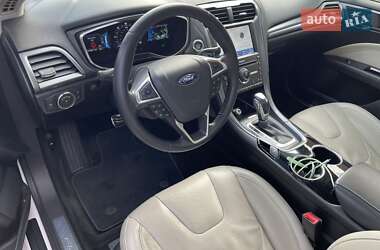 Седан Ford Fusion 2015 в 