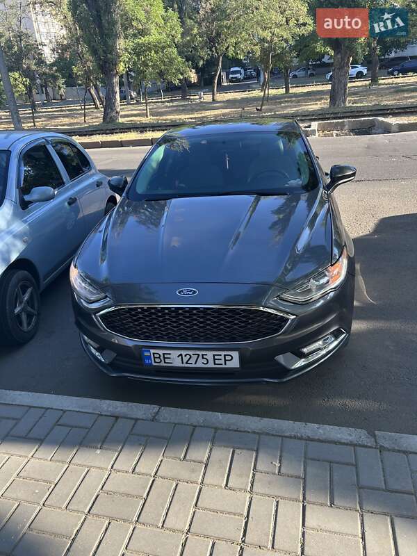 Седан Ford Fusion 2017 в 