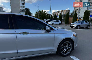 Седан Ford Fusion 2016 в 