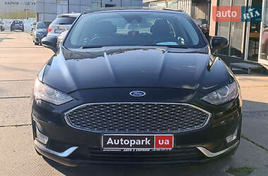 Седан Ford Fusion 2019 в 