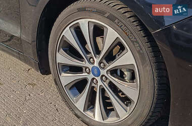 Седан Ford Fusion 2019 в 