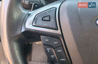 Седан Ford Fusion 2019 в 