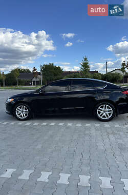 Седан Ford Fusion 2015 в 