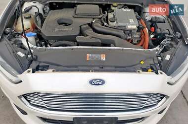 Седан Ford Fusion 2016 в 