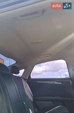 Седан Ford Fusion 2016 в 