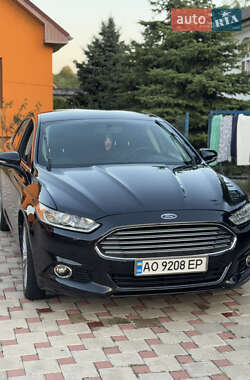 Седан Ford Fusion 2013 в 