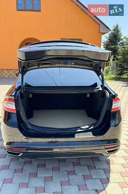 Седан Ford Fusion 2013 в 