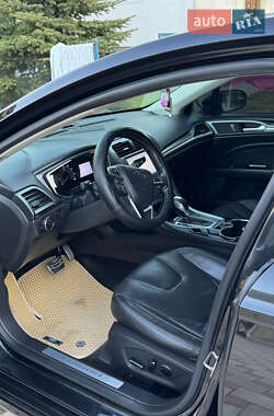 Седан Ford Fusion 2013 в 
