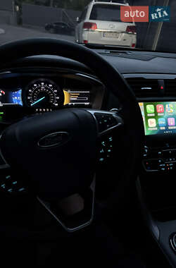 Седан Ford Fusion 2017 в 