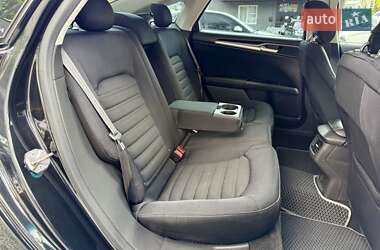 Седан Ford Fusion 2013 в 