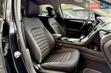 Седан Ford Fusion 2013 в 