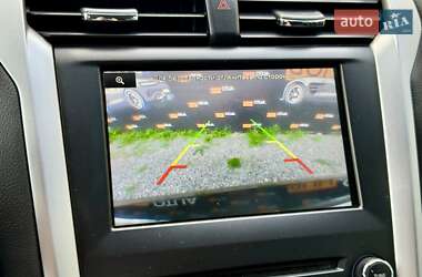 Седан Ford Fusion 2013 в 