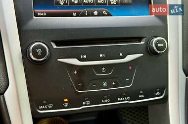 Седан Ford Fusion 2013 в 