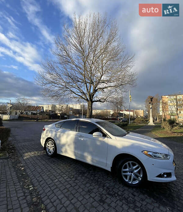 Седан Ford Fusion 2016 в Черновцах