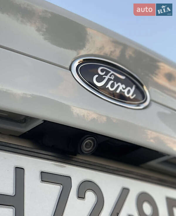 Седан Ford Fusion 2016 в Черновцах