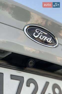 Седан Ford Fusion 2016 в 