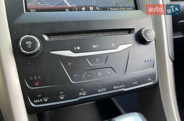 Седан Ford Fusion 2014 в 