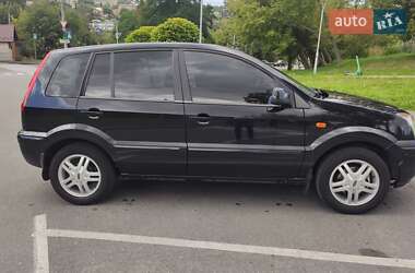 Хэтчбек Ford Fusion 2011 в 