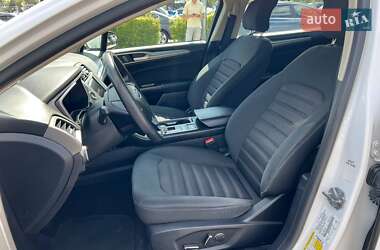 Седан Ford Fusion 2018 в 