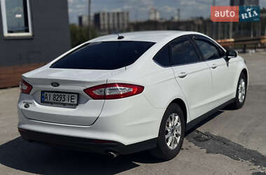 Седан Ford Fusion 2015 в 