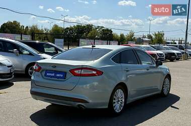 Седан Ford Fusion 2013 в 