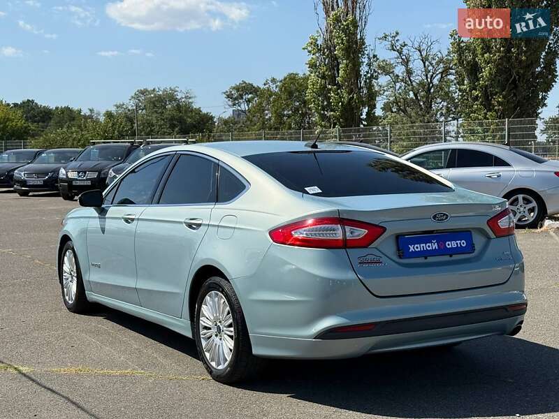 Седан Ford Fusion 2013 в Одесі