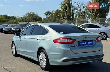 Седан Ford Fusion 2013 в 