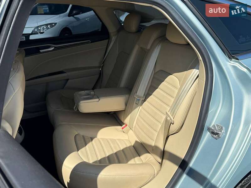 Седан Ford Fusion 2013 в Одесі