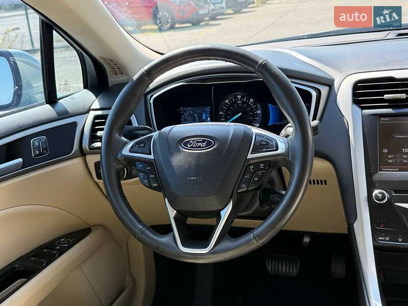 Седан Ford Fusion 2013 в Одесі