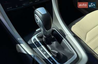 Седан Ford Fusion 2013 в 