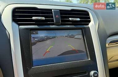 Седан Ford Fusion 2013 в 