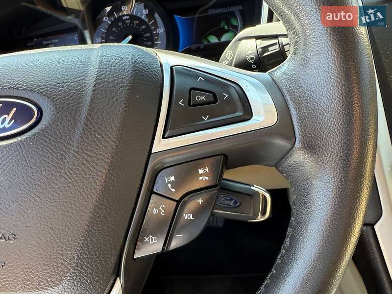 Седан Ford Fusion 2013 в Одесі