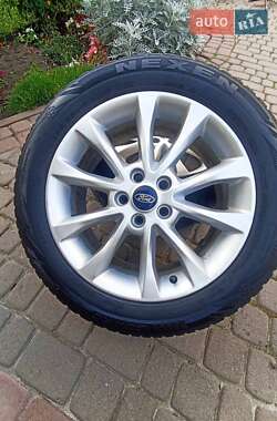 Седан Ford Fusion 2016 в 
