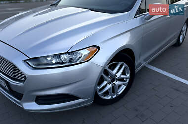Седан Ford Fusion 2014 в 