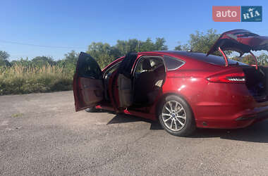 Седан Ford Fusion 2016 в 