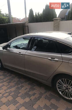 Седан Ford Fusion 2015 в 