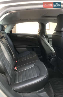Седан Ford Fusion 2015 в 