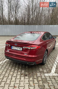 Седан Ford Fusion 2019 в 