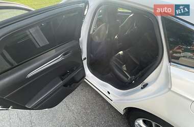 Седан Ford Fusion 2016 в 