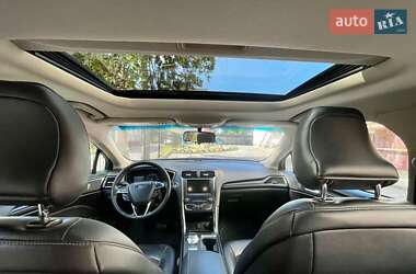 Седан Ford Fusion 2018 в 