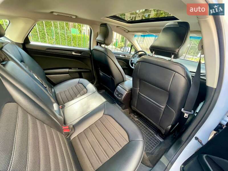 Седан Ford Fusion 2018 в Тернополі